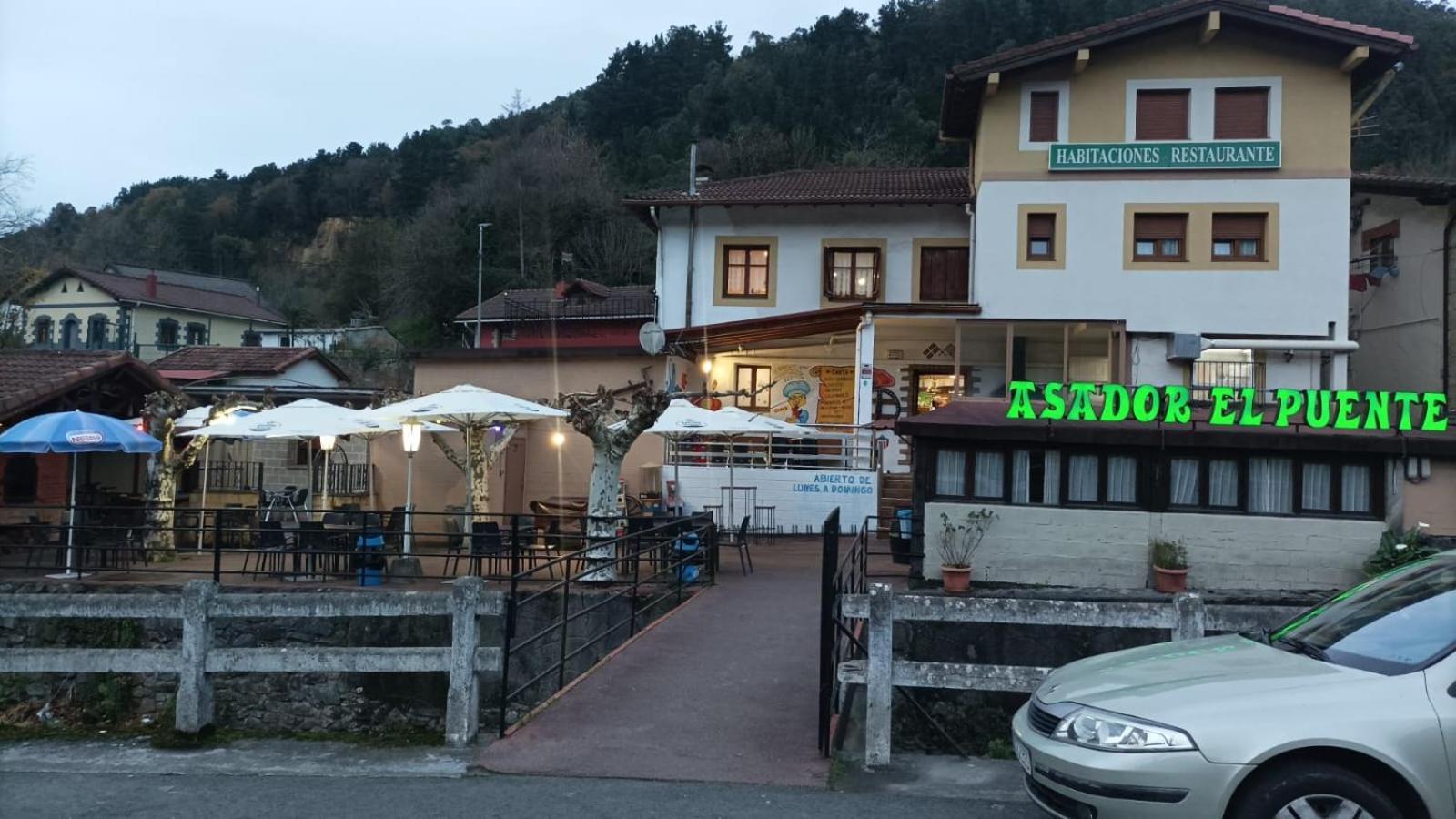 Habitaciones Restaurante Asador El Puente Galdames San Pedro de Galdames Luaran gambar
